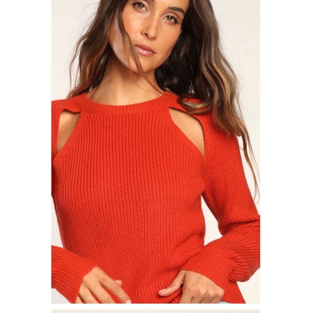 NWT LULU SWEATER with cutouts on shoulders!